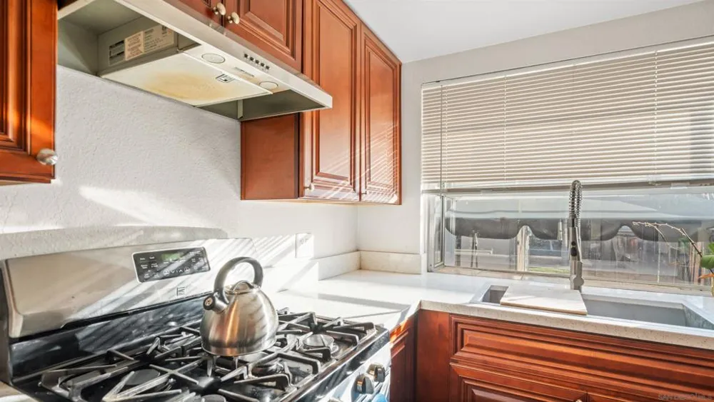 422 Devonshire Gln Escondido, CA 92027