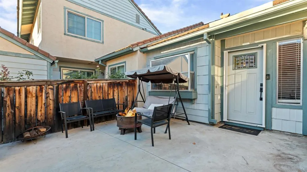 422 Devonshire Gln Escondido, CA 92027