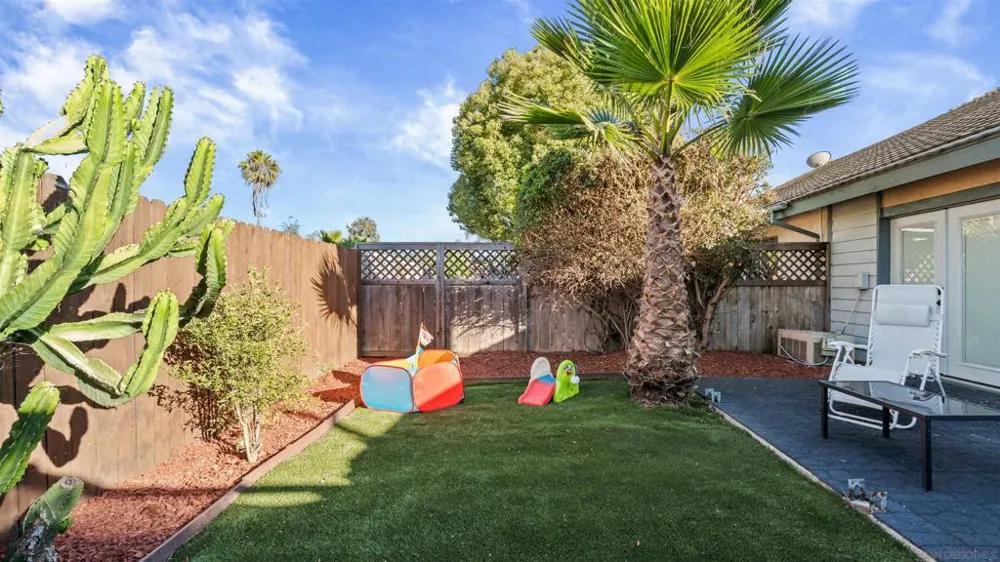 422 Devonshire Gln Escondido, CA 92027