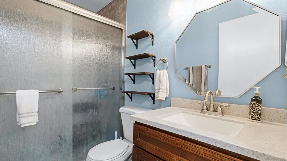 422 Devonshire Gln Escondido, CA 92027