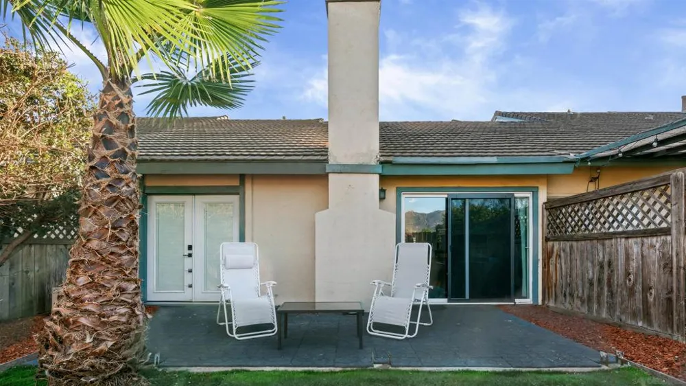 422 Devonshire Gln Escondido, CA 92027