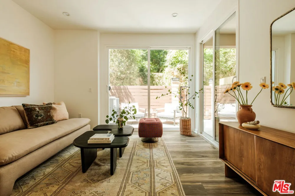 14113 W Monroe Place Van Nuys, CA 91405