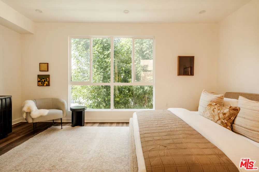 14113 W Monroe Place Van Nuys, CA 91405