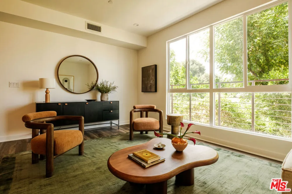 14113 W Monroe Place Van Nuys, CA 91405