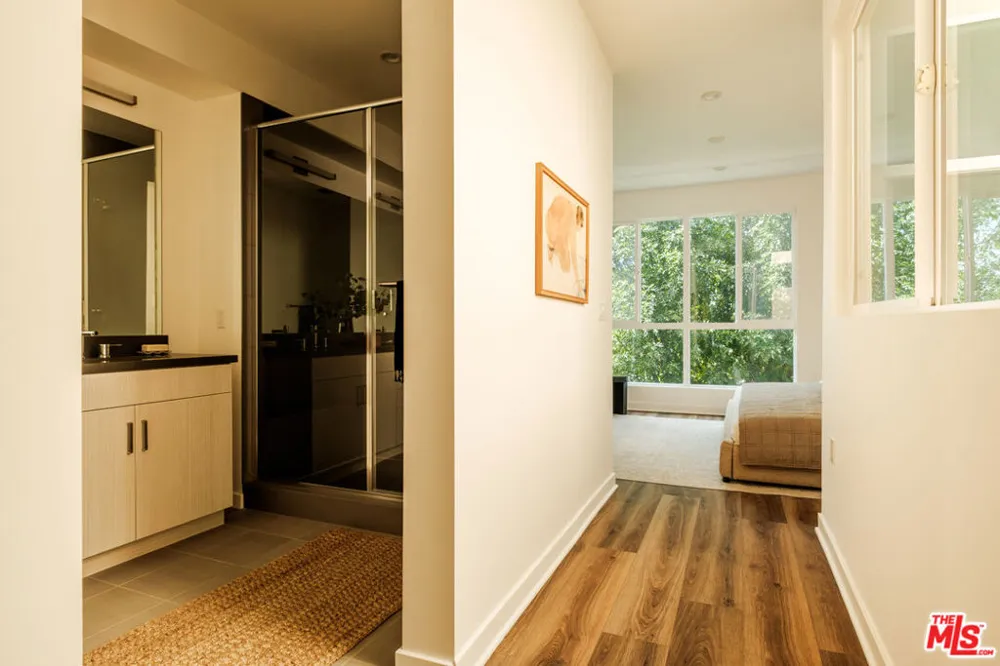 14113 W Monroe Place Van Nuys, CA 91405