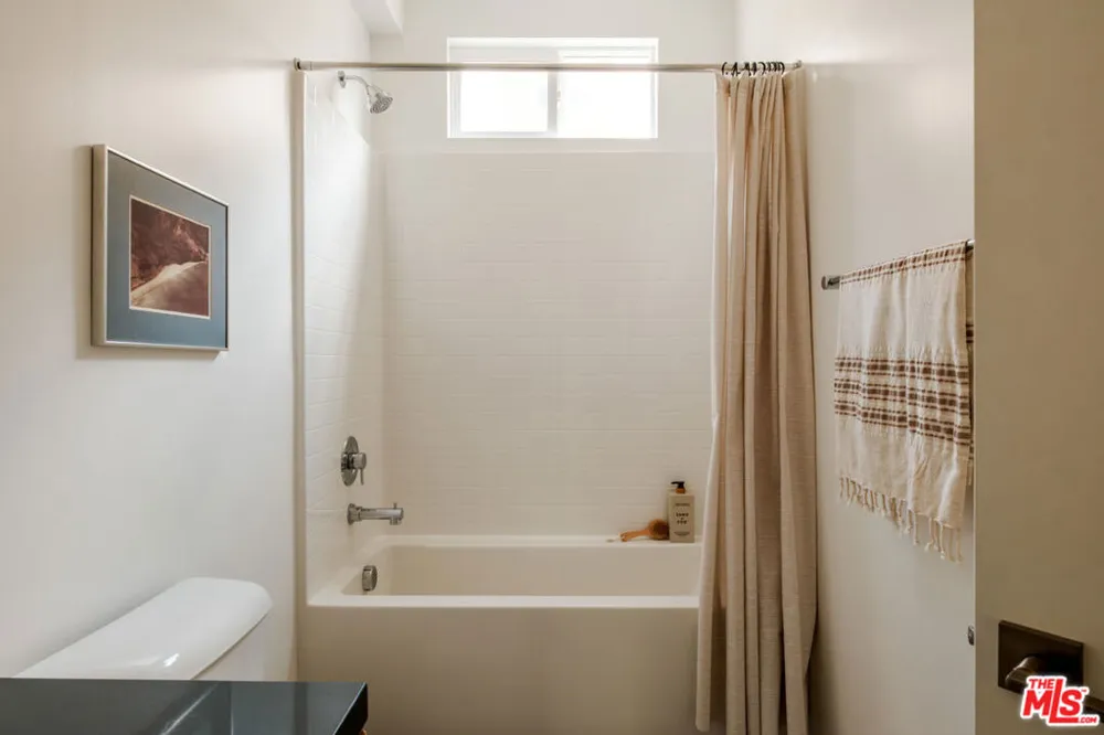 14113 W Monroe Place Van Nuys, CA 91405
