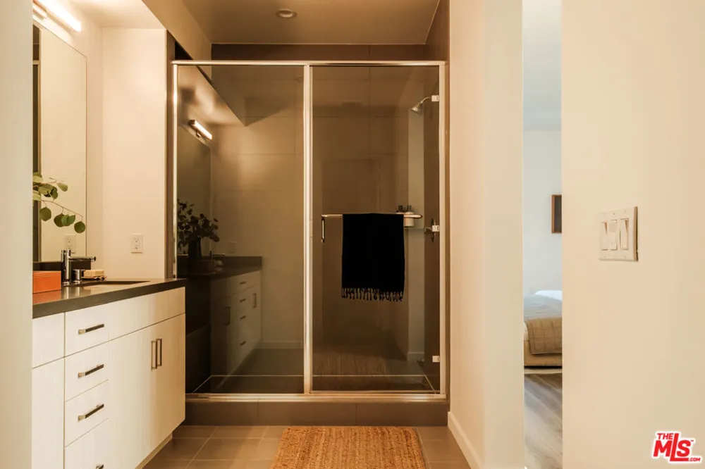 14113 W Monroe Place Van Nuys, CA 91405
