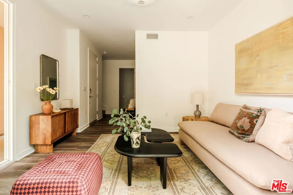 14113 W Monroe Place Van Nuys, CA 91405