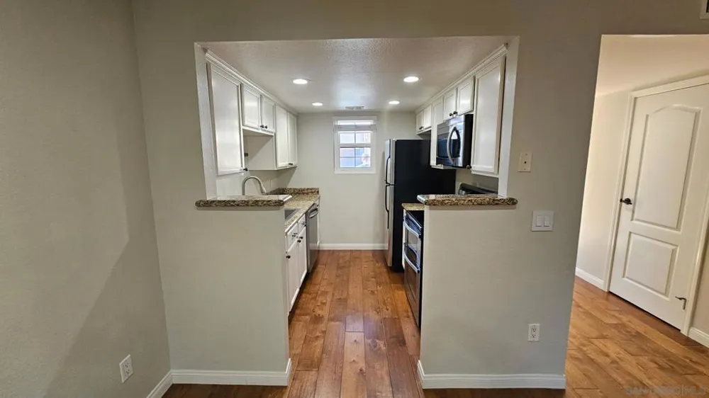12091 Alta Carmel Ct #10 San Diego, CA 92128