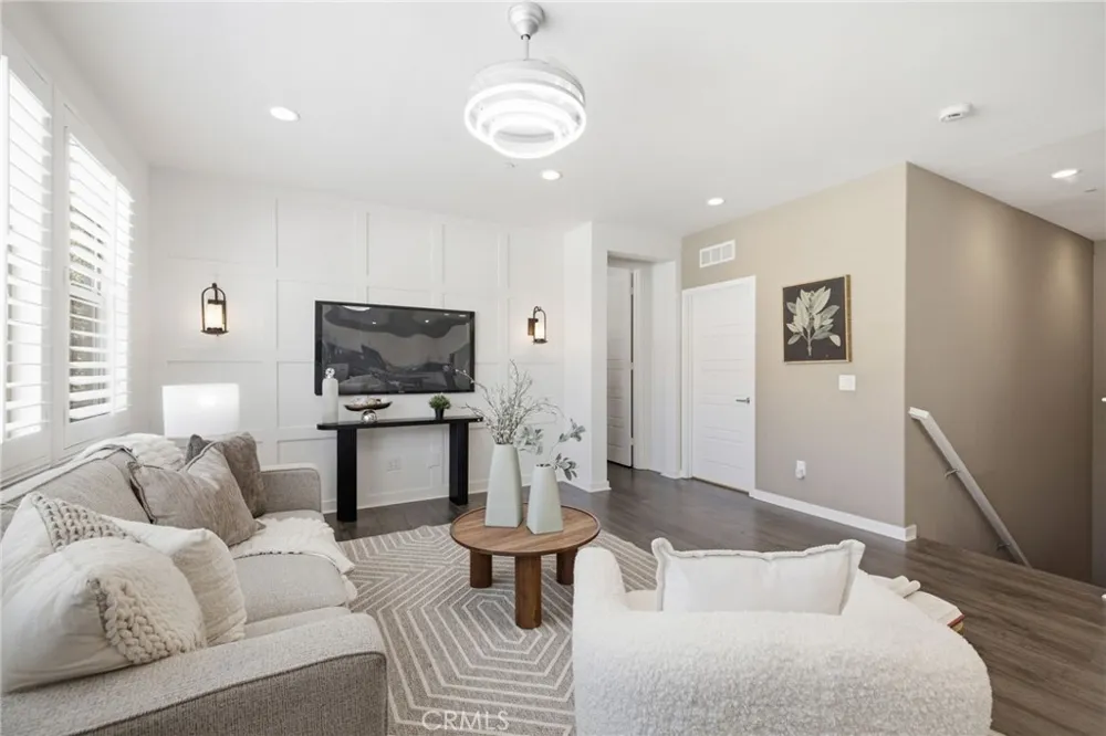 119 Wild Rose Lake Forest, CA 92630
