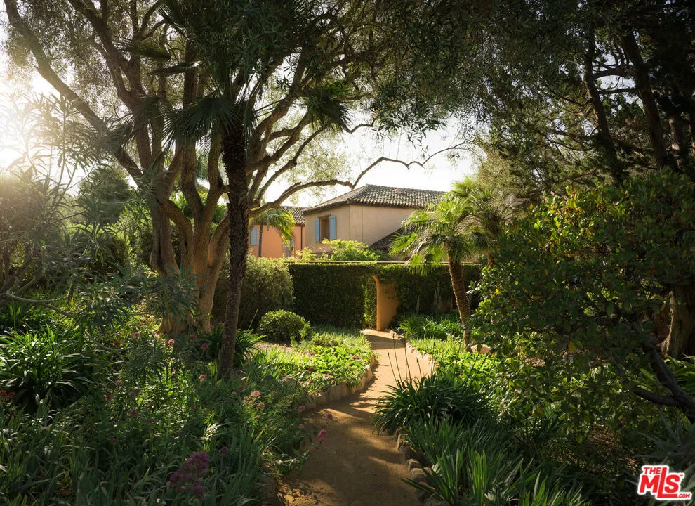 660 Buena Vista Drive Montecito, CA 93108