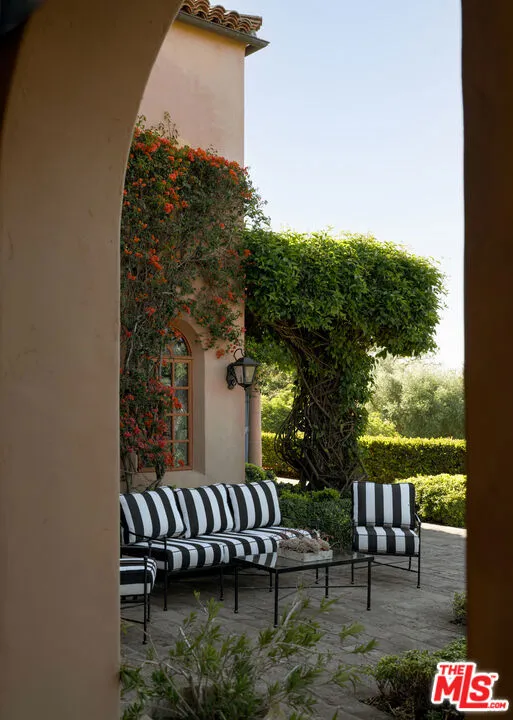 660 Buena Vista Drive Montecito, CA 93108