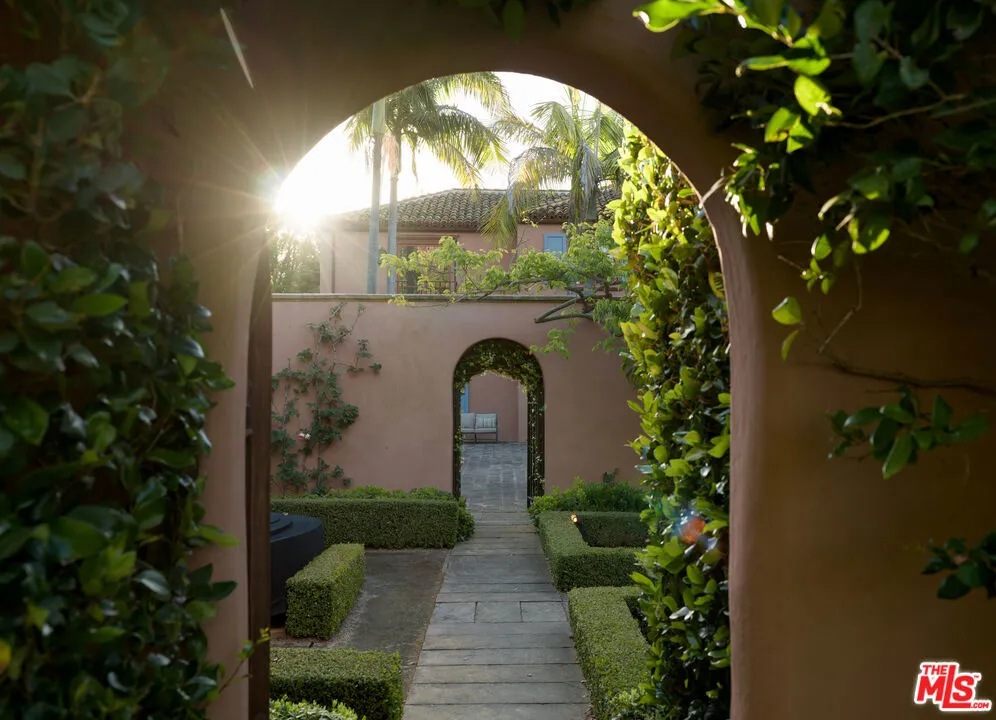 660 Buena Vista Drive Montecito, CA 93108