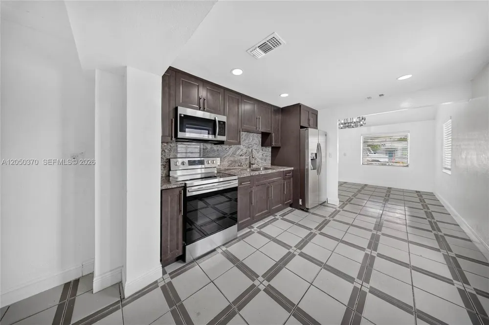 6161 E 4th Ave Hialeah, FL 33013