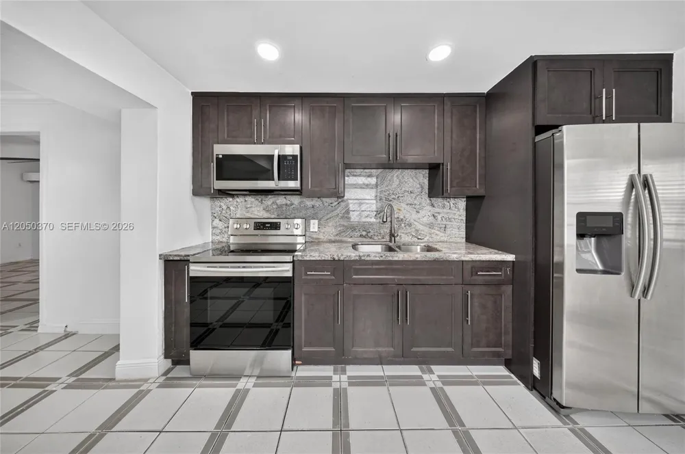 6161 E 4th Ave Hialeah, FL 33013