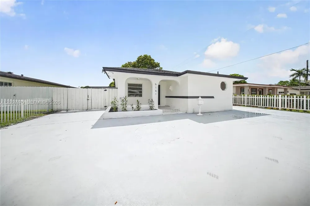 6161 E 4th Ave Hialeah, FL 33013
