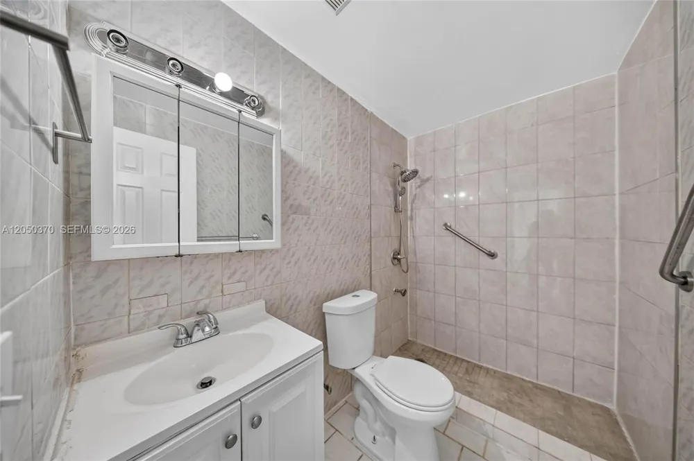 6161 E 4th Ave Hialeah, FL 33013
