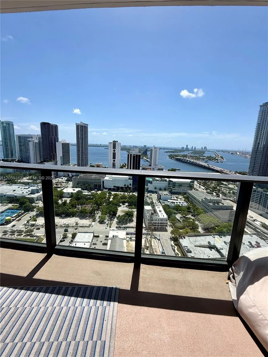 1600 NE 1st Ave #3402 Miami, FL 33132
