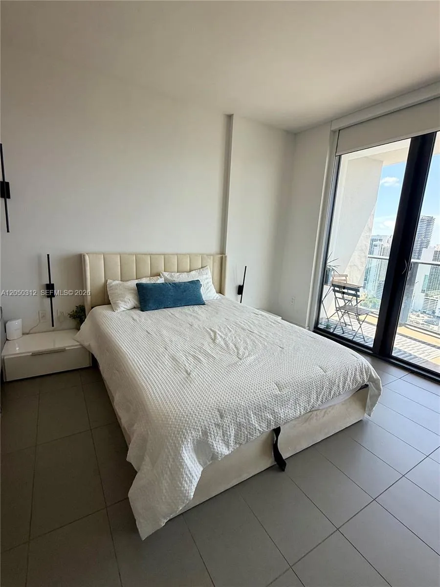 1600 NE 1st Ave #3402 Miami, FL 33132