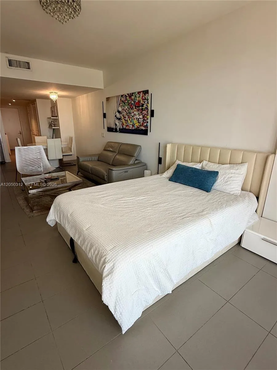 1600 NE 1st Ave #3402 Miami, FL 33132