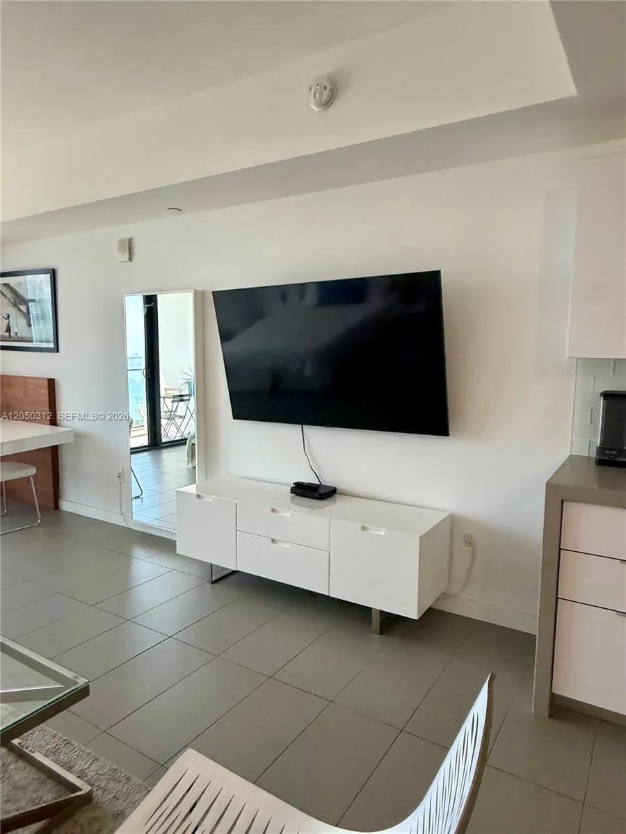 1600 NE 1st Ave #3402 Miami, FL 33132