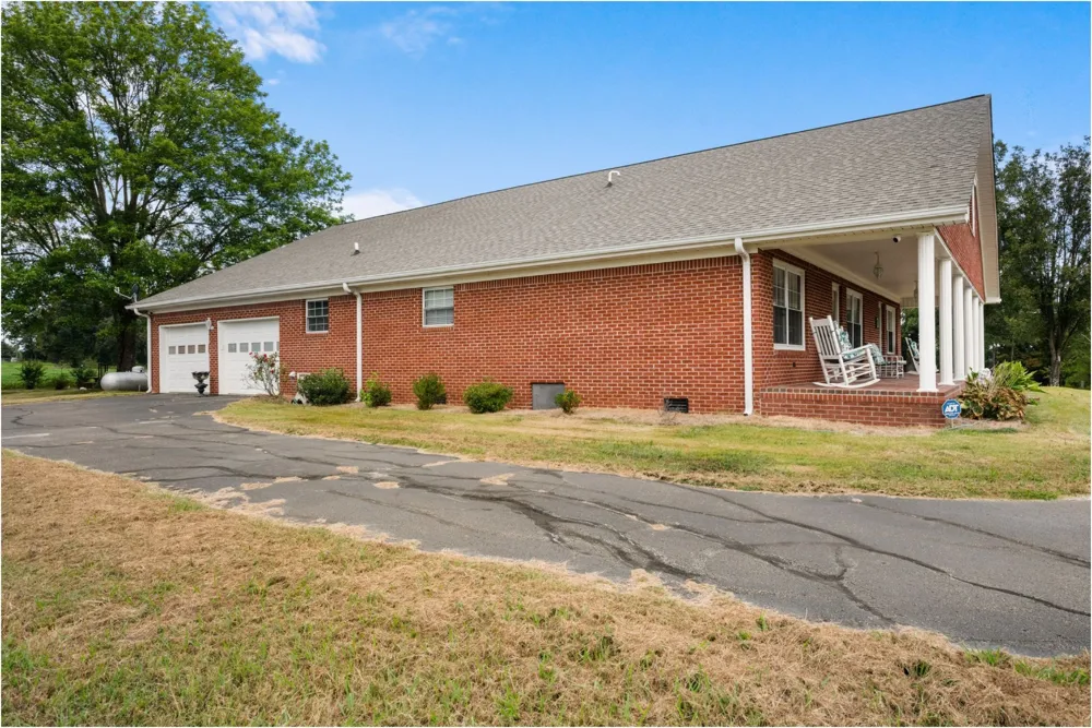 9691 Hardins Graveyard Rd Morris Chapel, TN 38361