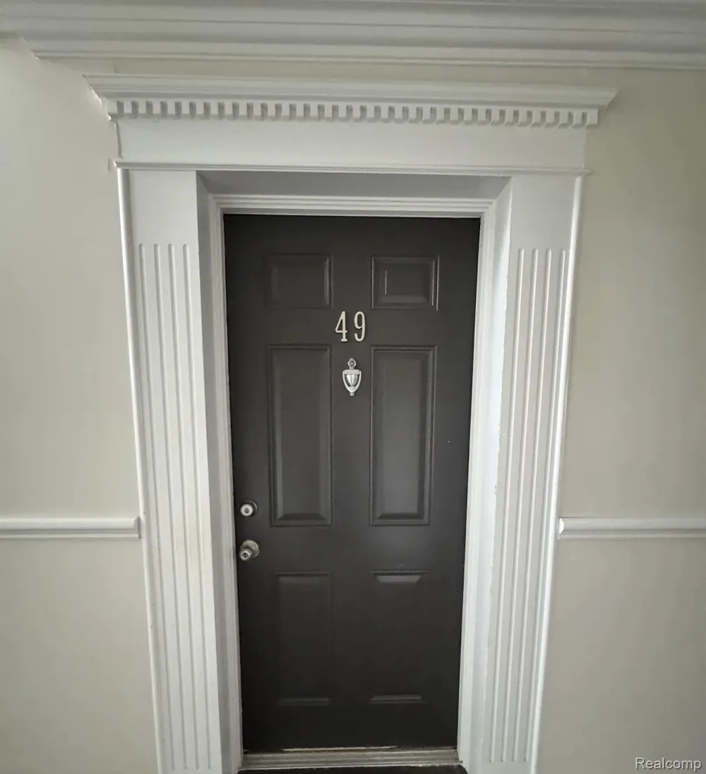 2247 Walton Boulevard #49 Rochester Hills City, MI 48309