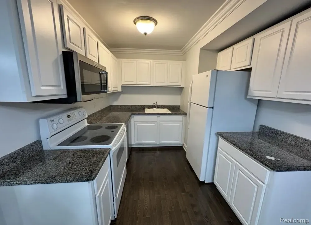 2247 Walton Boulevard #49 Rochester Hills City, MI 48309
