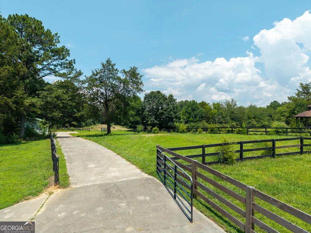 774 Bray RD SW Calhoun, GA 30701