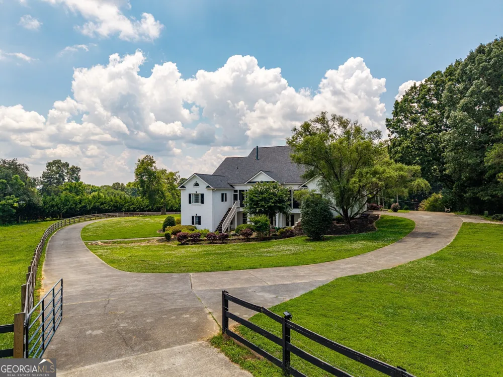 774 Bray RD SW Calhoun, GA 30701