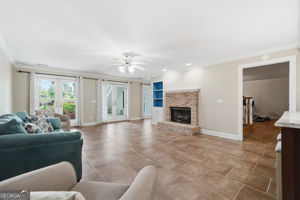 774 Bray RD SW Calhoun, GA 30701