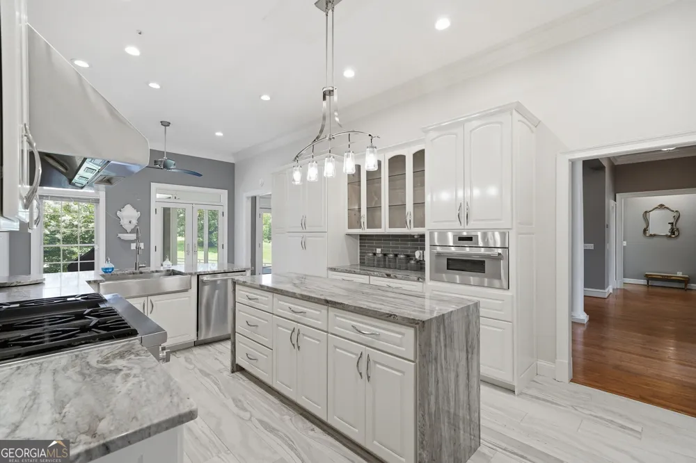 774 Bray RD SW Calhoun, GA 30701