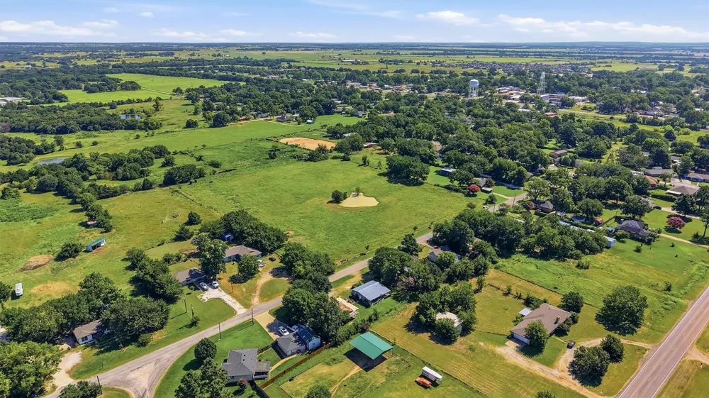 538 W Hughes Street Collinsville, TX 76233