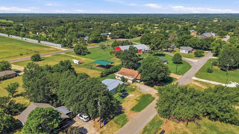 538 W Hughes Street Collinsville, TX 76233