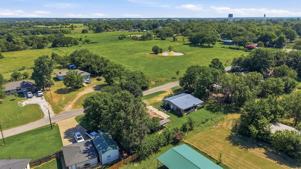 538 W Hughes Street Collinsville, TX 76233