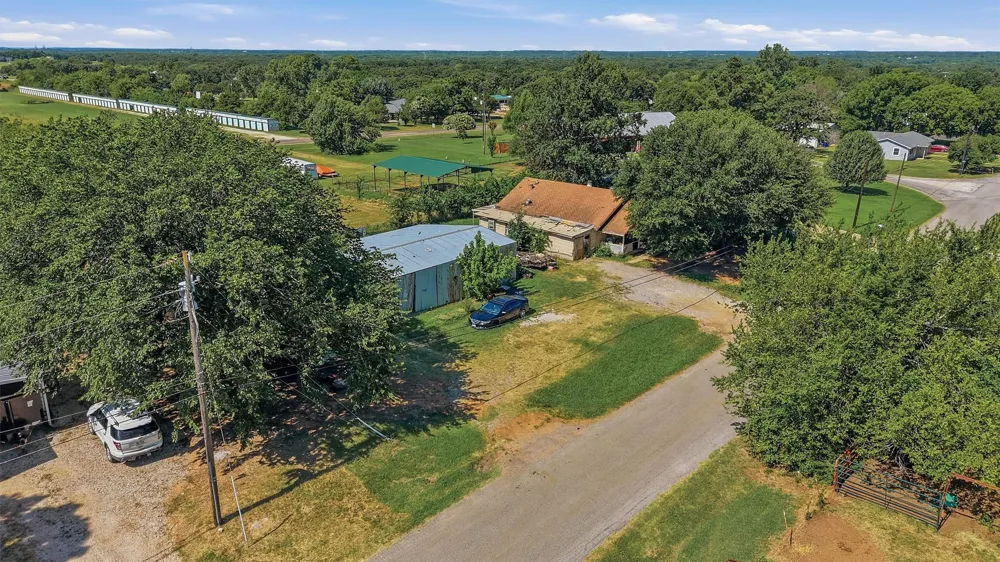 538 W Hughes Street Collinsville, TX 76233