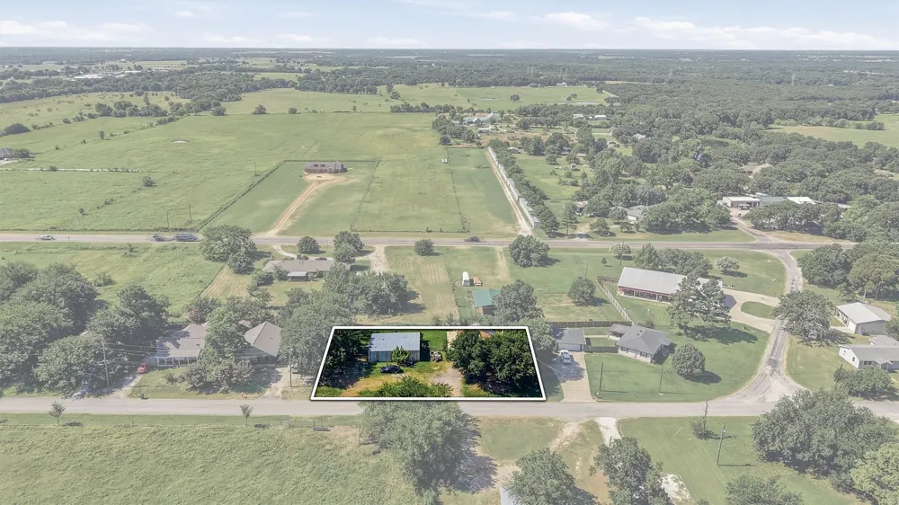 538 W Hughes Street Collinsville, TX 76233