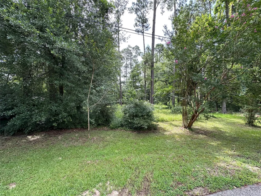 3779 Spring Drive Huntsville, TX 77340