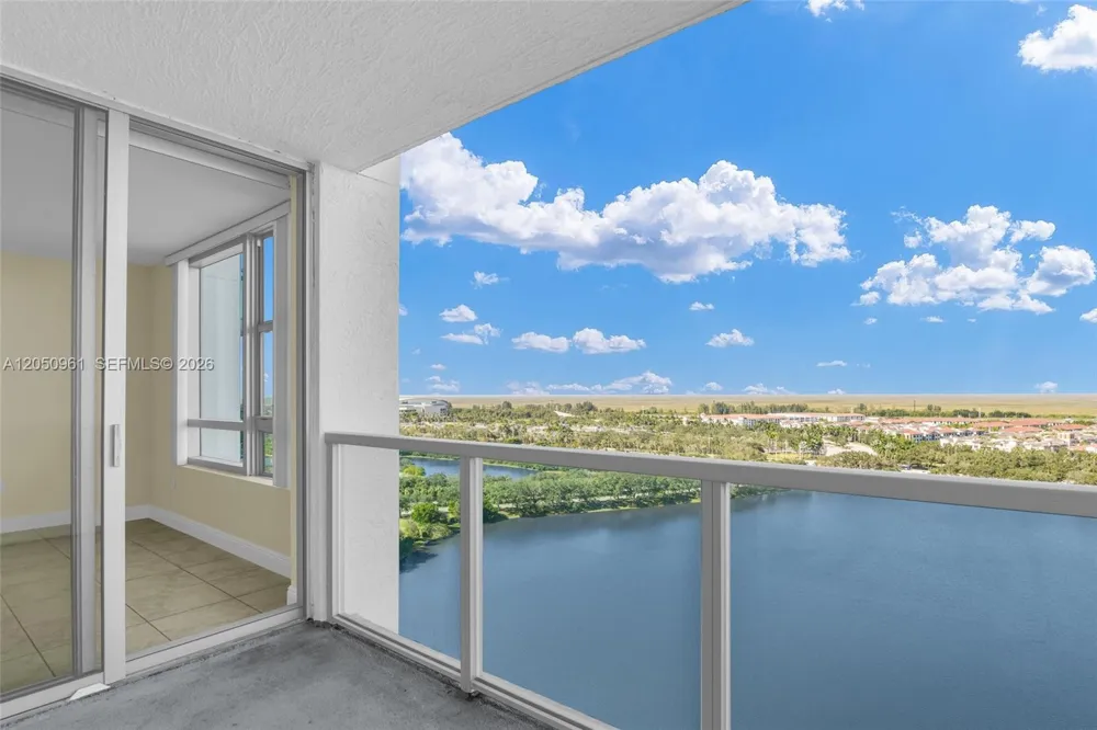 2681 Flamingo Rd #1903S Sunrise, FL 33323