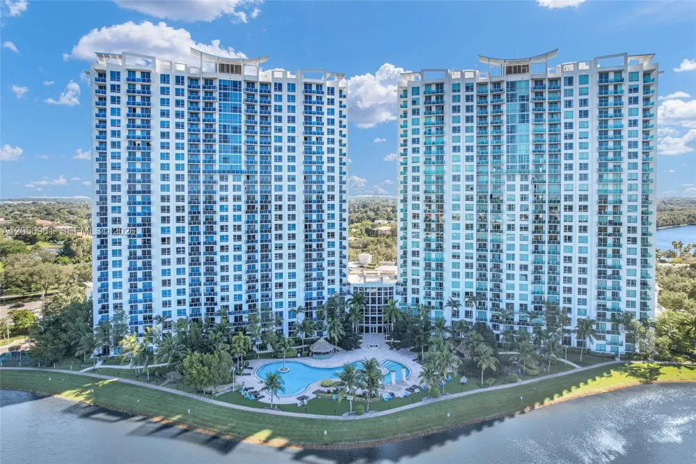2681 Flamingo Rd #1903S Sunrise, FL 33323