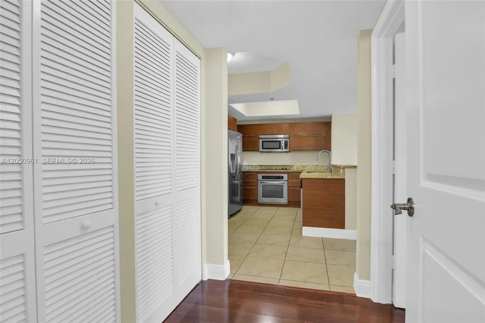 2681 Flamingo Rd #1903S Sunrise, FL 33323