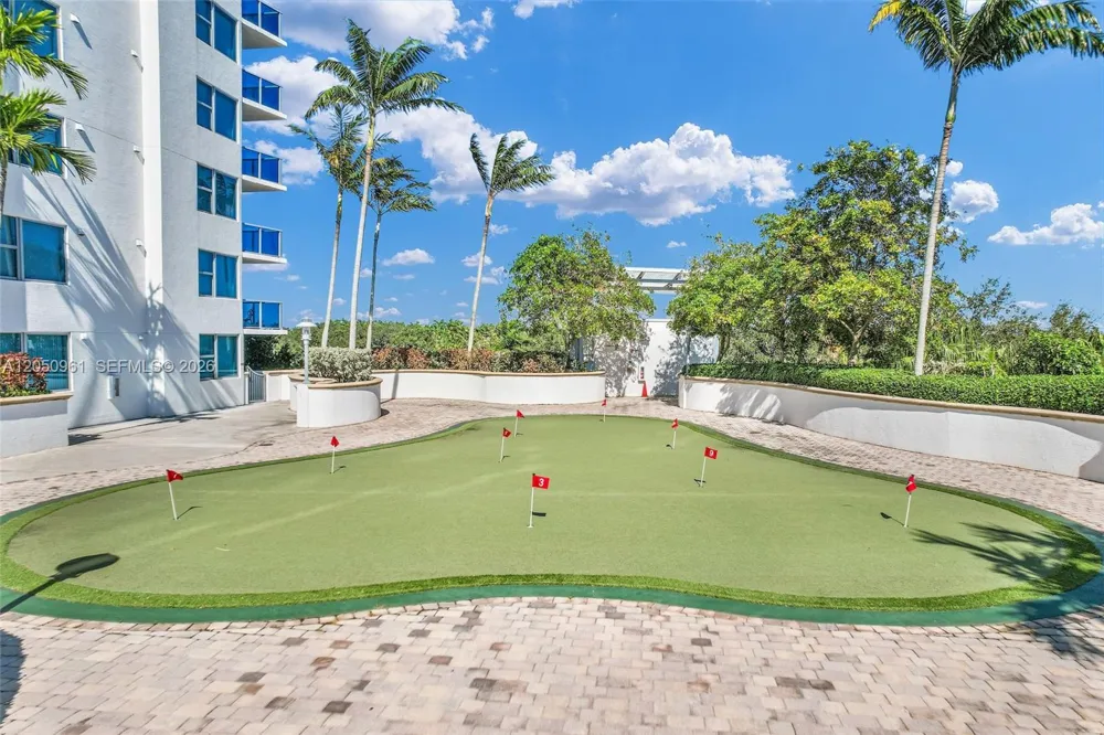 2681 Flamingo Rd #1903S Sunrise, FL 33323