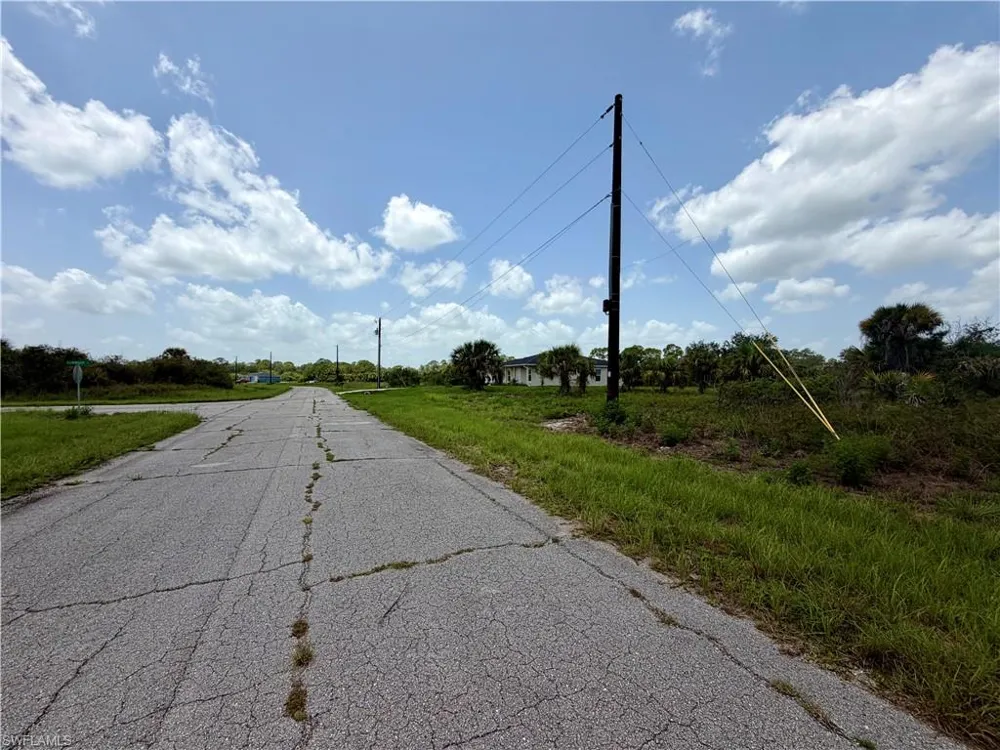 216 Moonlight Lane Labelle, FL 33935