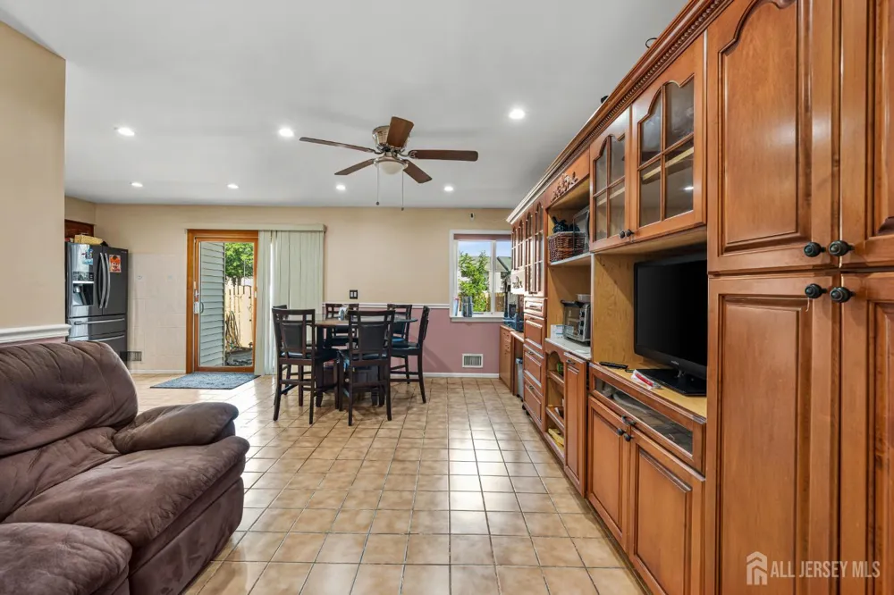 1 Quincy Circle South Brunswick, NJ 08810