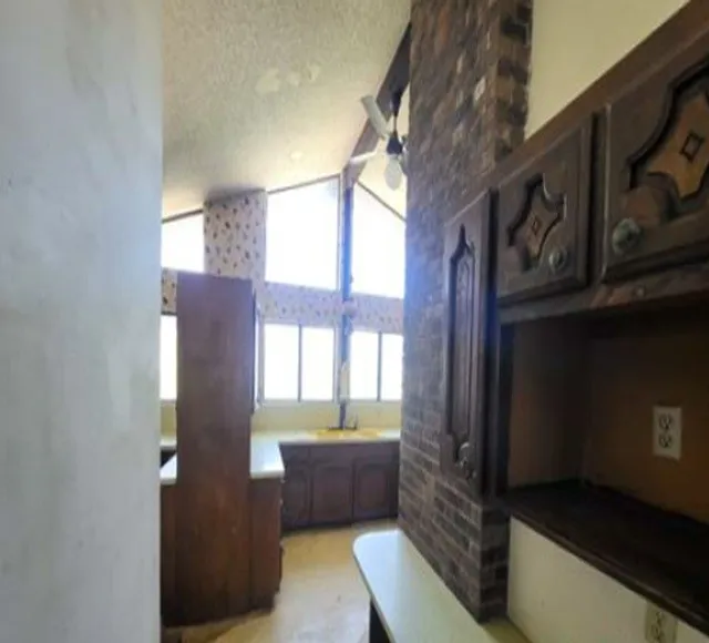 306 Wade Street Olney, TX 76374