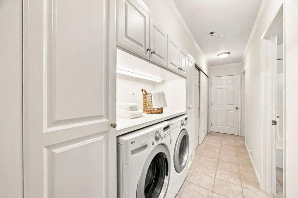 1115 Continentals Way #203 Belmont, CA 94002