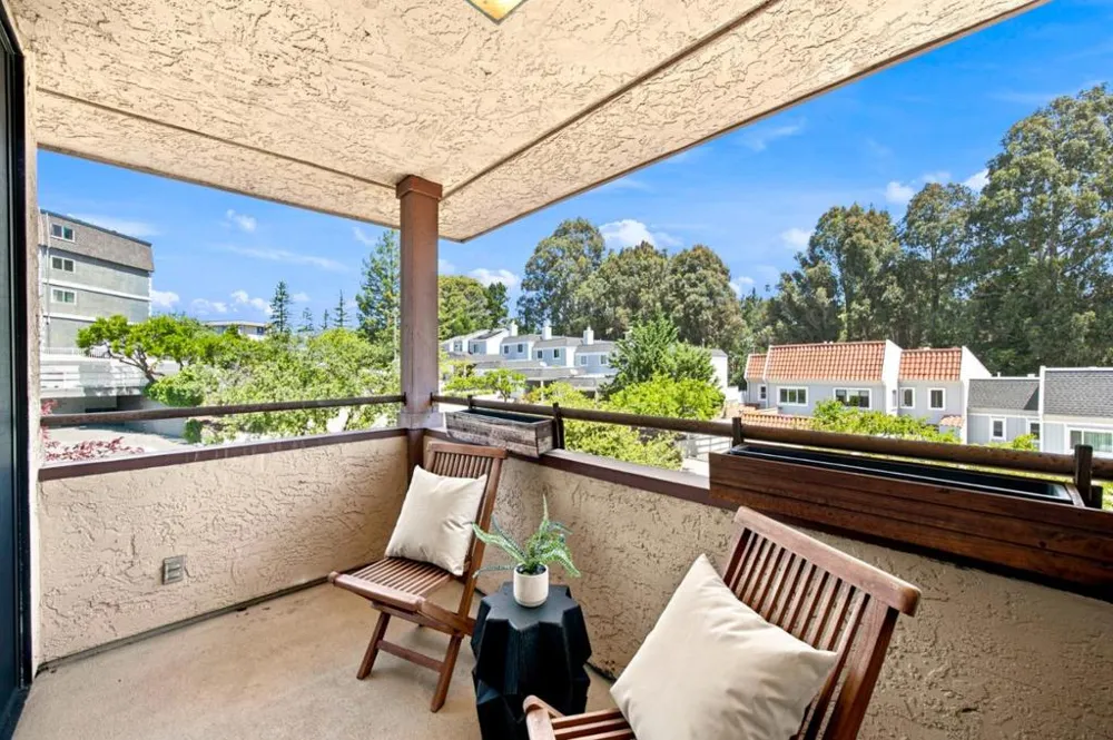 1115 Continentals Way #203 Belmont, CA 94002