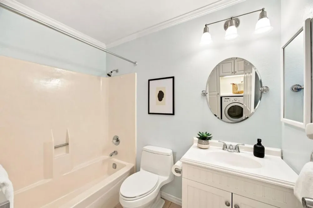 1115 Continentals Way #203 Belmont, CA 94002