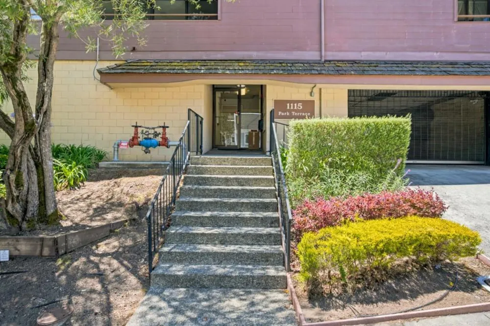 1115 Continentals Way #203 Belmont, CA 94002