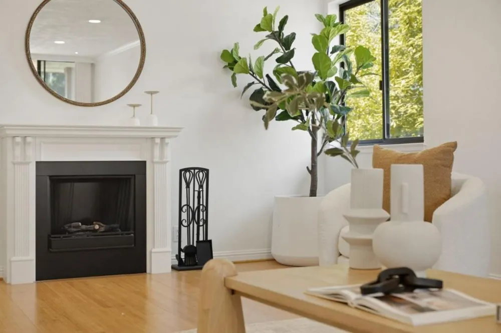 1115 Continentals Way #203 Belmont, CA 94002